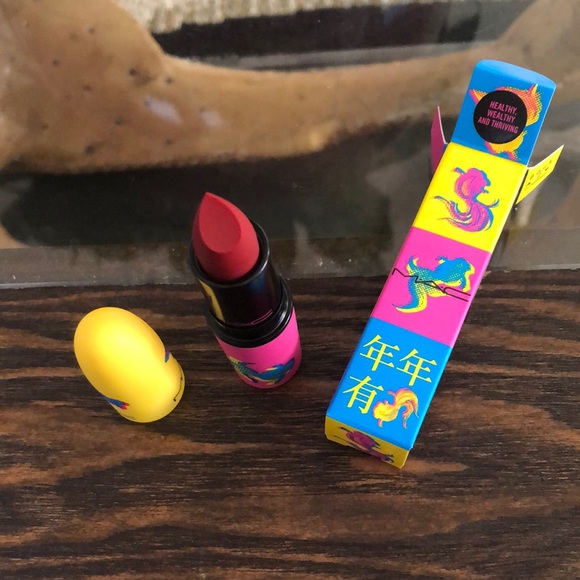MAC Cosmetics Makeup New Mac Lunar New Year Healthy Wealthy And Thriving Powder Kiss